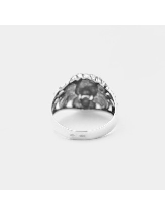 Срібна каблучка лев